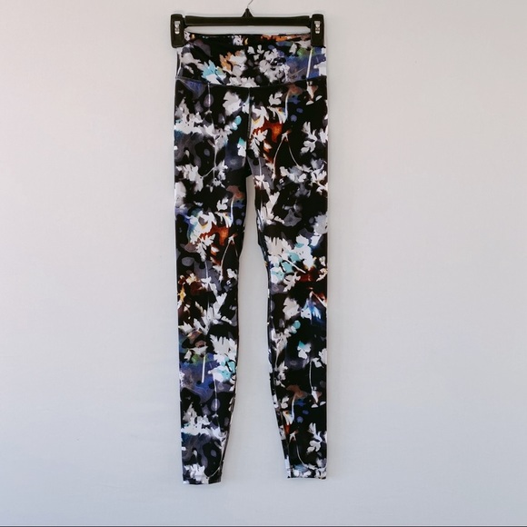 Nike Floral Print Dri Fit Leggings XS ($70) - Picture 2 of 7